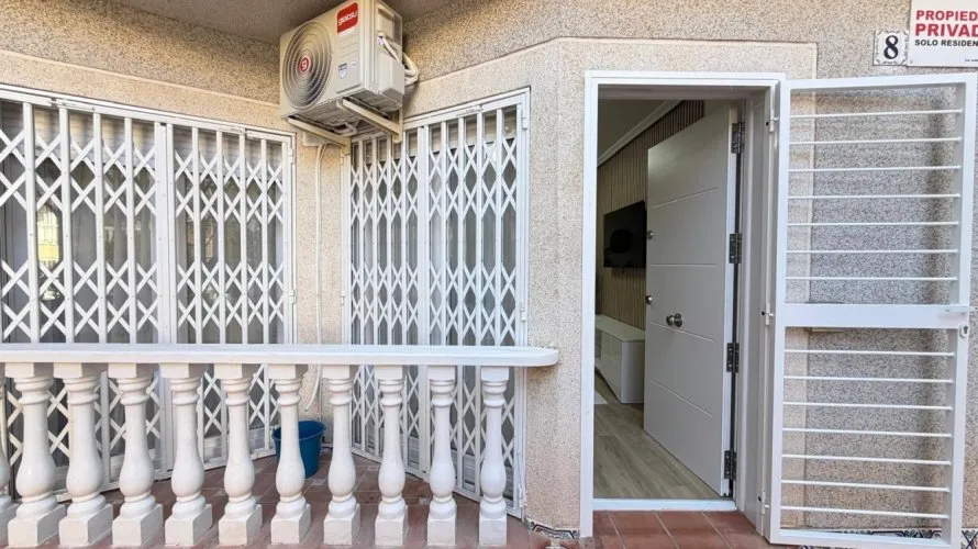Apartamento de 1 dormitorio en Torrevieja, Spain No. 2833