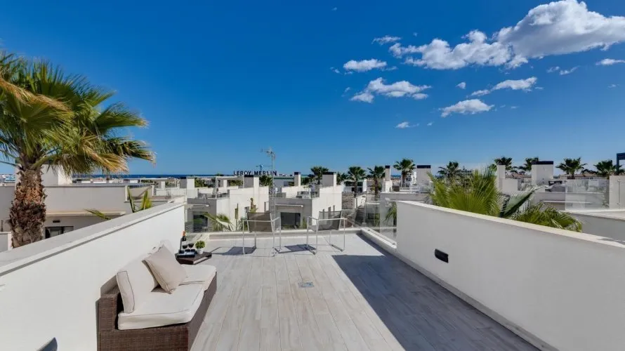 Villa de 3 chambres à La Zenia, Spain No. 247 № 8