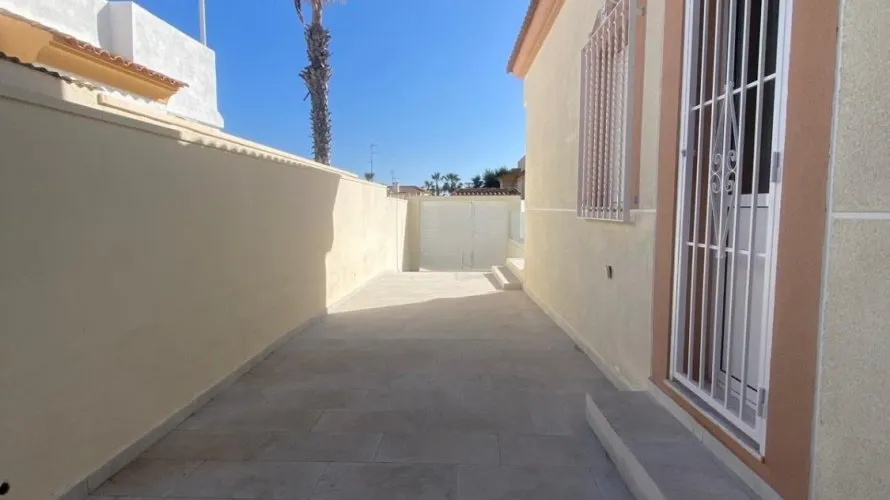 Villa de 2 chambres à Torreblanca, Spain No. 138 № 3