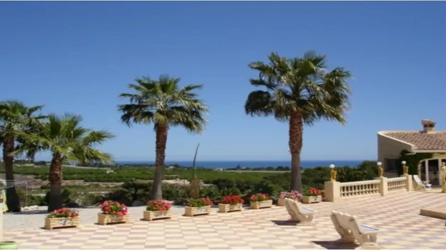 Villa de 5 chambres à L'Alfàs del Pi, Spain No. 475 № 2