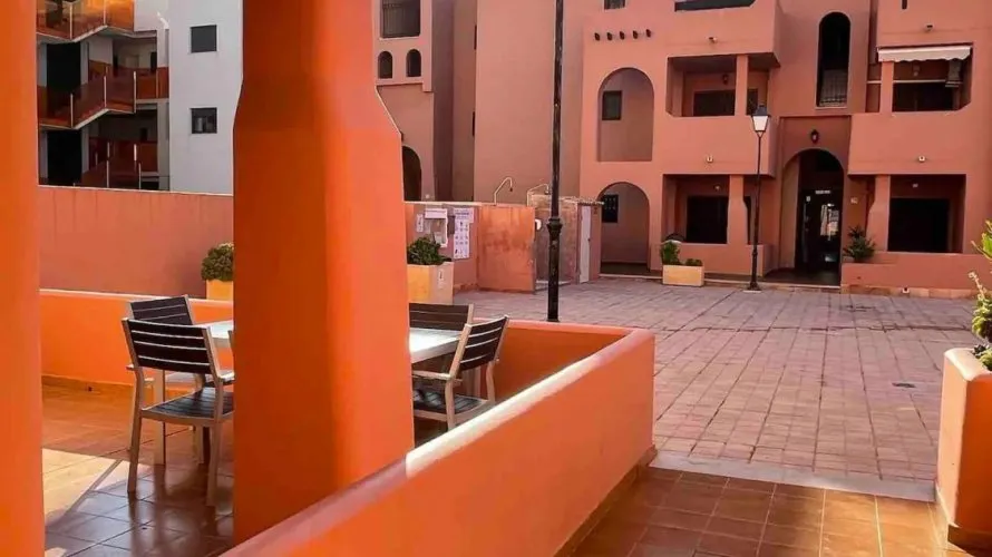 Apartment de 2 chambres à Torrevieja, Spain No. 933 № 3