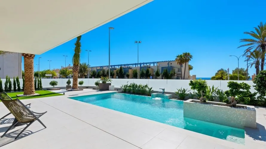 Villa de 4 chambres à Campoamor, Spain No. 662