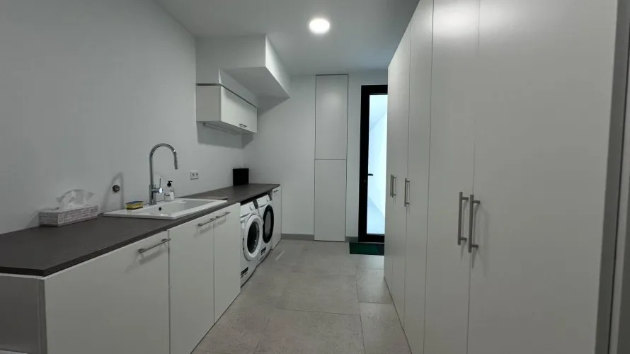 Villa de 691m² à Finestrat, Spain No. 710 № 18
