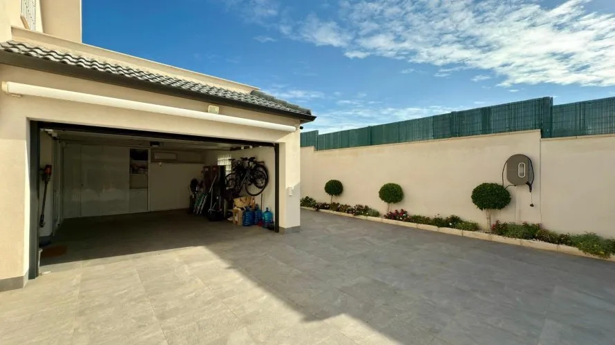 Villa de 5 chambres à San Juan, Spain No. 669 № 14