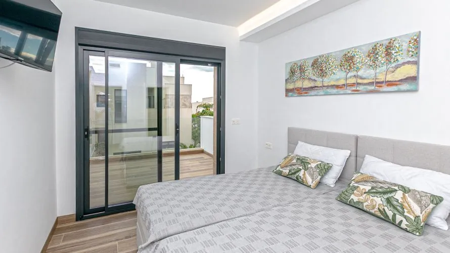 Villa de 120m² à Los Montesinos, Spain No. 894 № 4