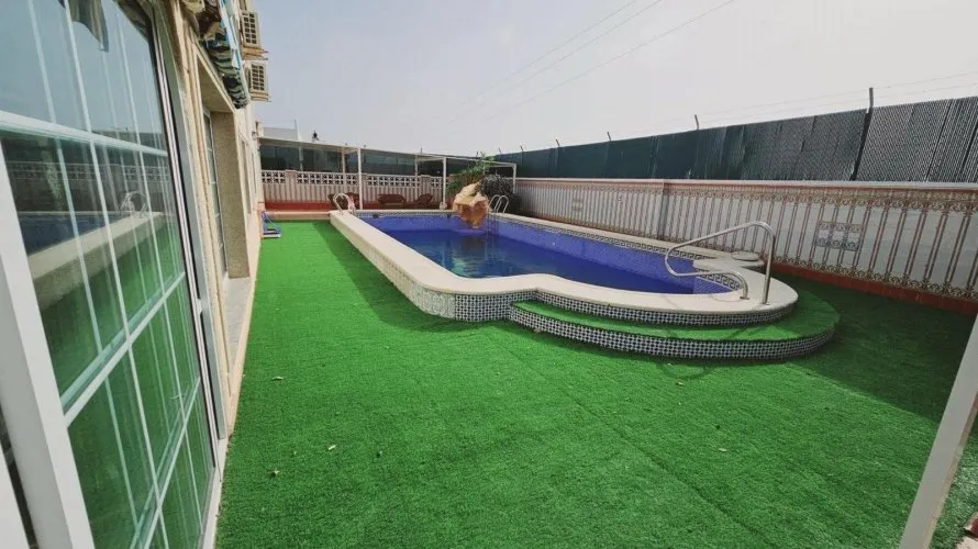 Villa de 5 chambres à Torrevieja, Spain No. 716 № 9