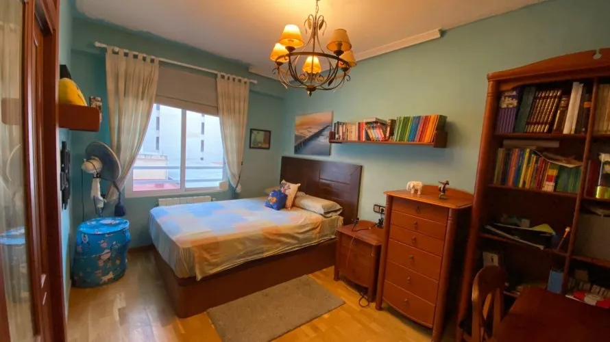 Apartment de 4 chambres à Alicante, Spain No. 689 № 2