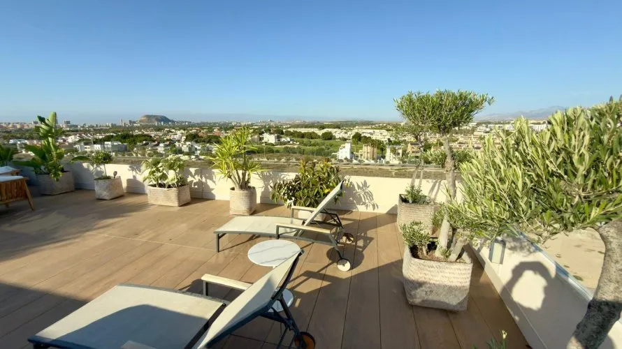 Penthouse de 3 chambres à Alicante, Spain No. 848