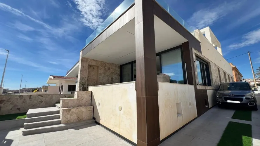 Villa de 5 chambres à La Mata, Spain No. 613 № 2