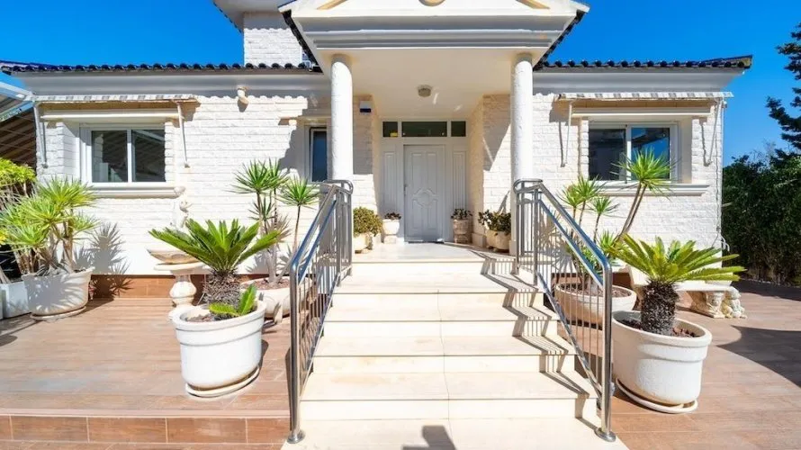 Villa de 5 chambres à Torrevieja, Spain No. 734