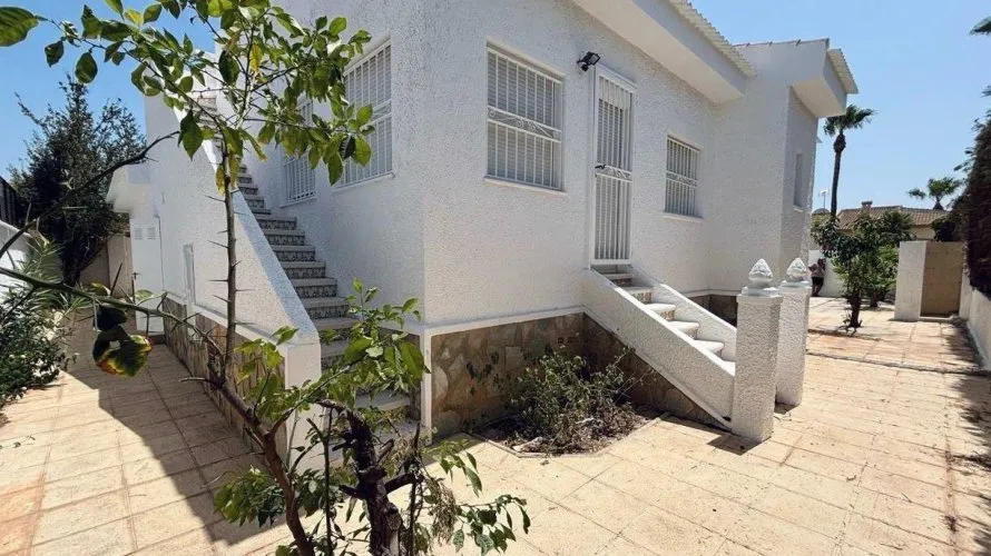 Villa de 3 chambres à Ciudad Quesada, Spain No. 819 № 5