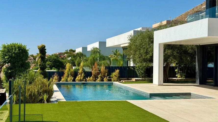 Villa de 890m² à Benidorm, Spain No. 832 № 8