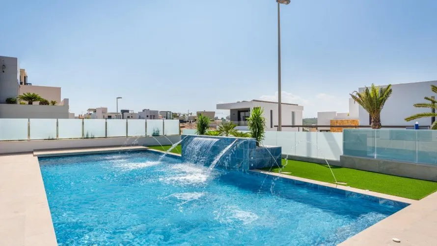 Villa de 3 chambres à Campoamor, Spain No. 612 № 1