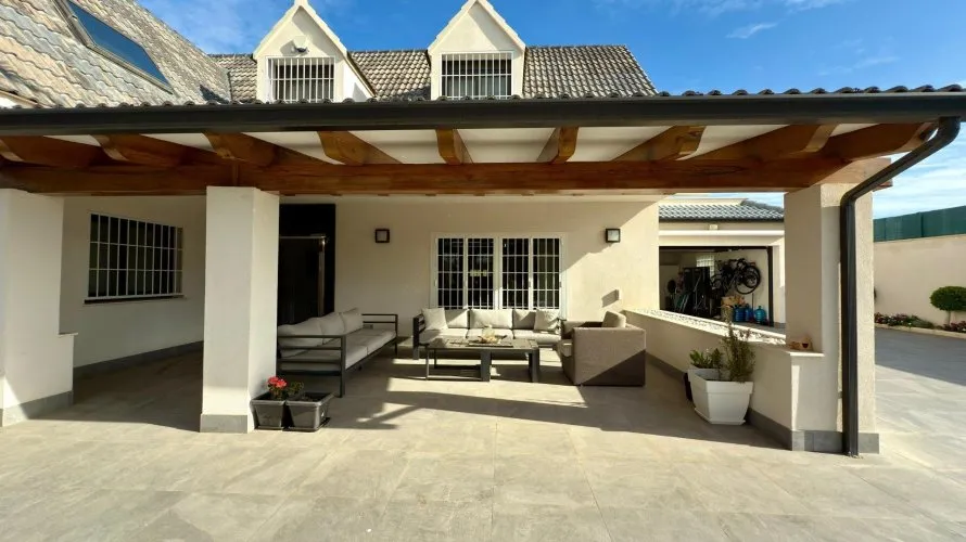 Villa de 5 chambres à San Juan, Spain No. 669 № 15