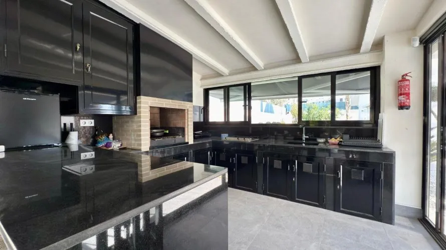 Villa de 5 chambres à San Juan, Spain No. 669 № 10