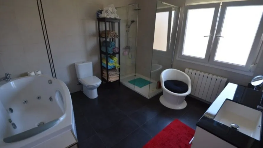 Villa de 276m² à Cabo Roig, Spain No. 257 № 10