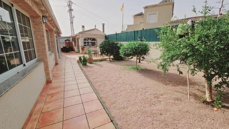 Villa de 5 chambres à Torrevieja, Spain No. 716 № 2