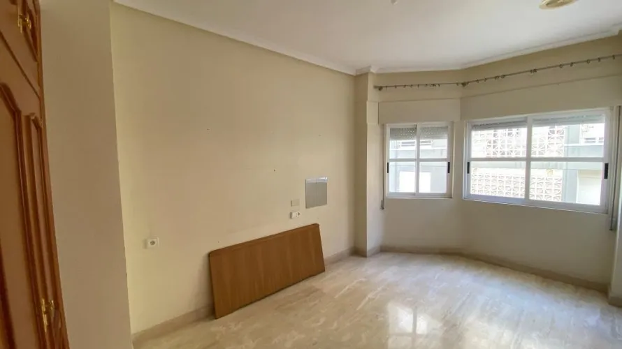 Apartment de 4 chambres à Torrevieja, Spain No. 781 № 3