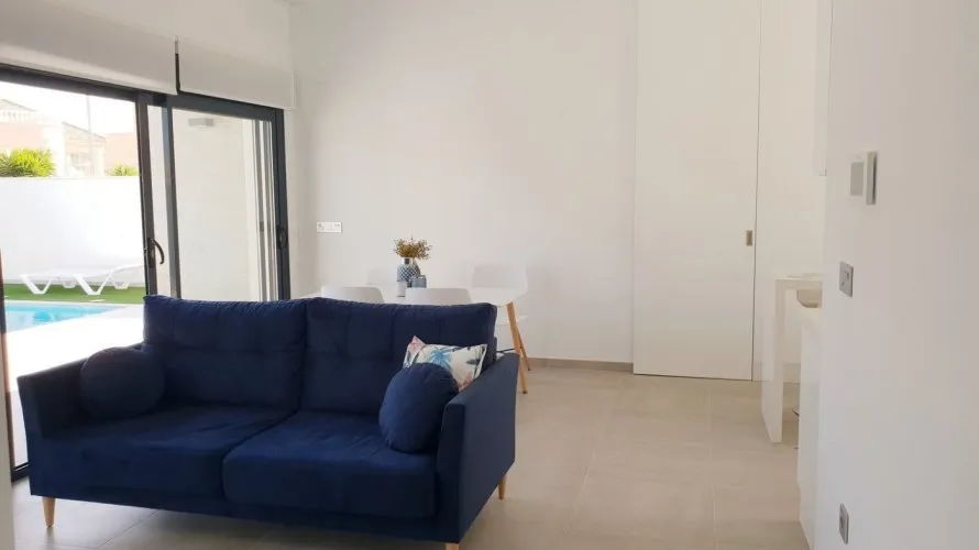 Villa de 3 chambres à Pinar De Campoverde, Spain No. 345 № 1