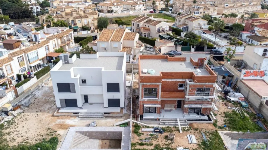 Villa de 3 chambres à Torrevieja, Spain No. 409