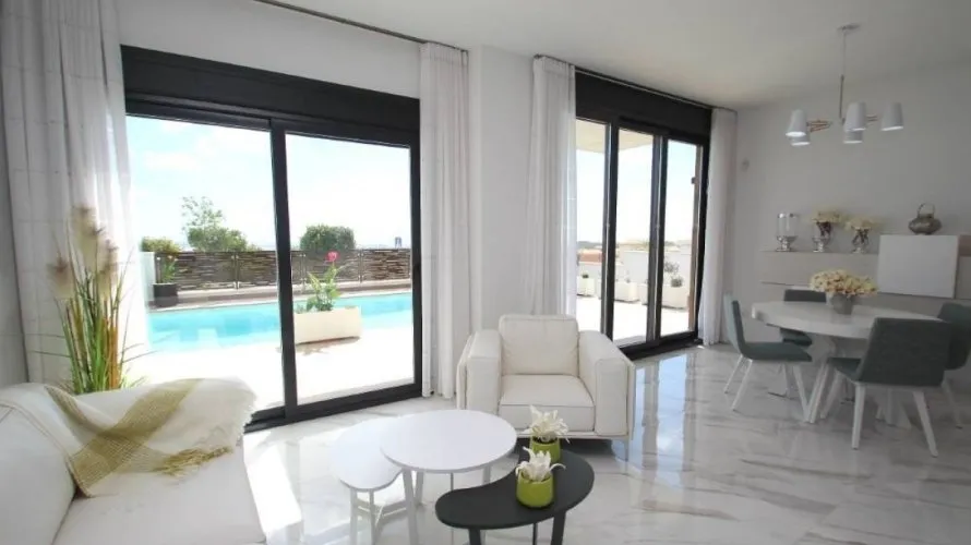 Villa de 168m² à Campoamor, Spain No. 248 № 9