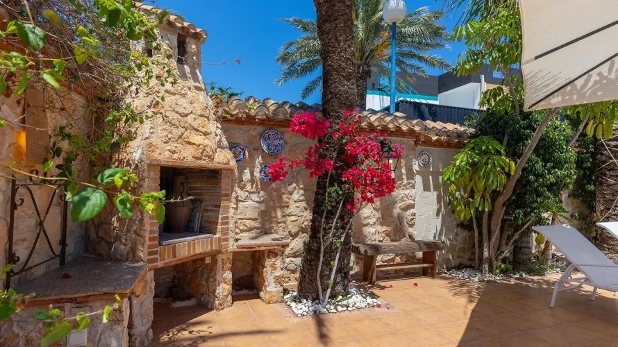 Villa de 4 chambres à Alicante, Spain No. 746 № 13