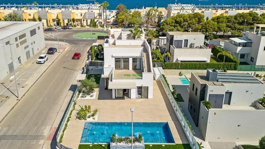 Villa de 3 chambres à Campoamor, Spain No. 612 № 3