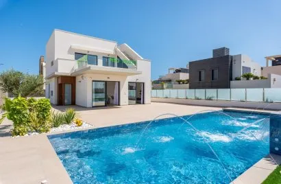 Villa de 3 chambres à Campoamor, Spain No. 612