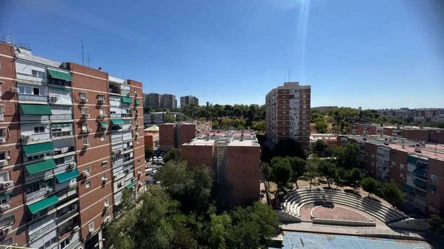 Apartment de 2 chambres à Madrid, Spain No. 908