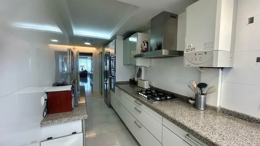 Apartment de 3 chambres à Benidorm, Spain No. 695 № 2