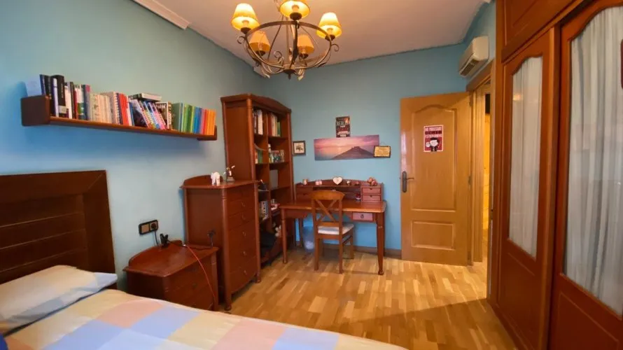 Apartment de 4 chambres à Alicante, Spain No. 689 № 3