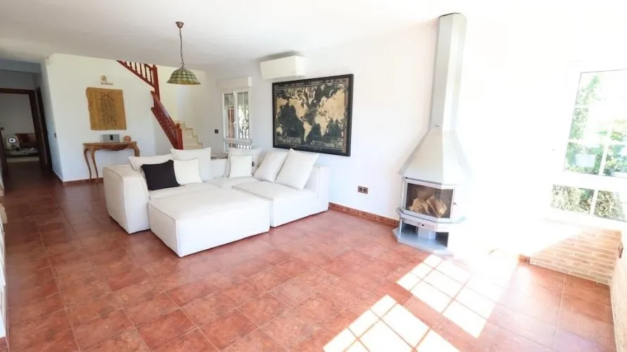 Apartment de 4 chambres à Villamartin, Spain No. 782
