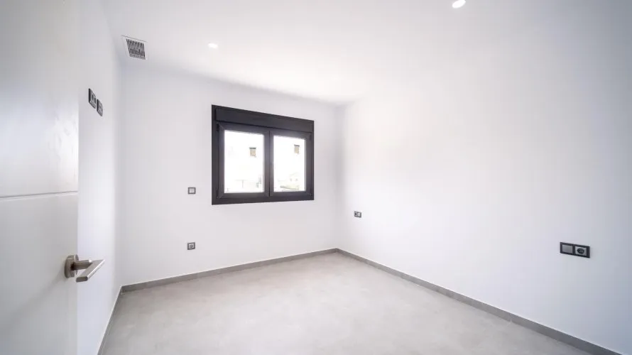 Villa de 3 chambres à Torrevieja, Spain No. 409 № 15
