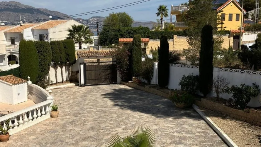 Villa de 4 chambres à Albir, Spain No. 586 № 24