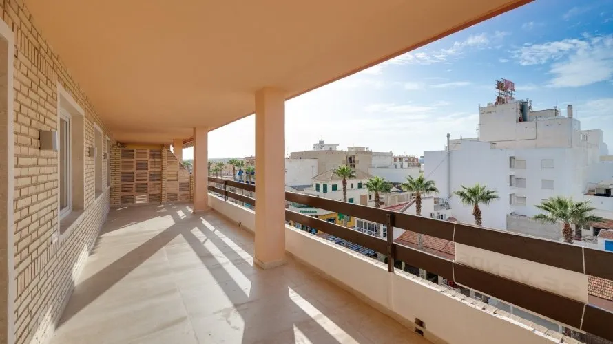 Apartment de 3 chambres à Torrevieja, Spain No. 903