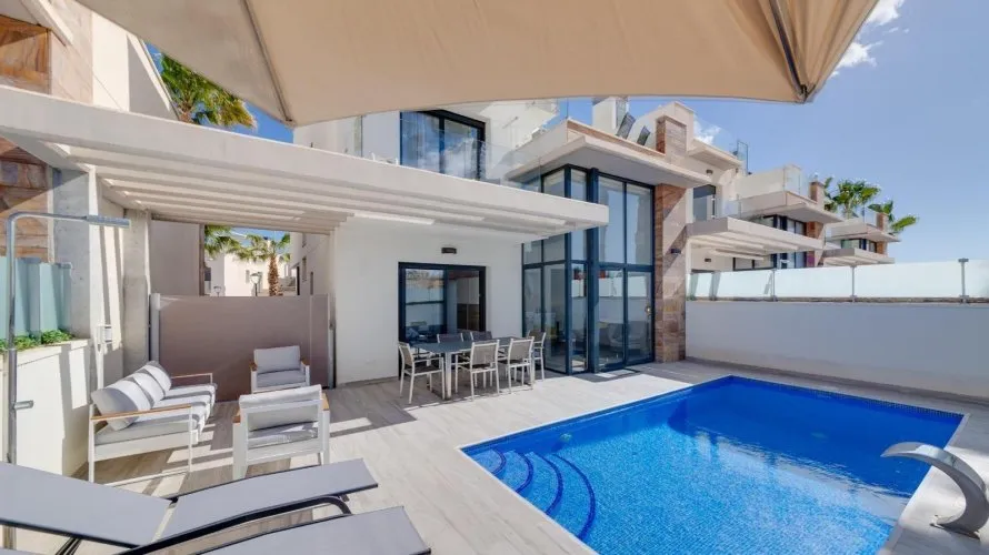 Villa de 3 chambres à La Zenia, Spain No. 247 № 26
