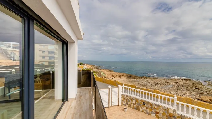 Villa de 4 chambres à Torrevieja, Spain No. 462 № 4