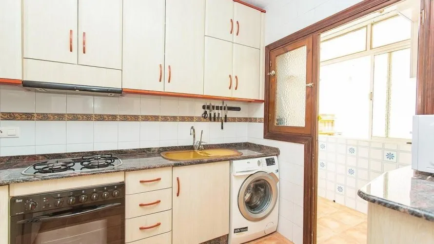 Apartment de 3 chambres à Torrevieja, Spain No. 240