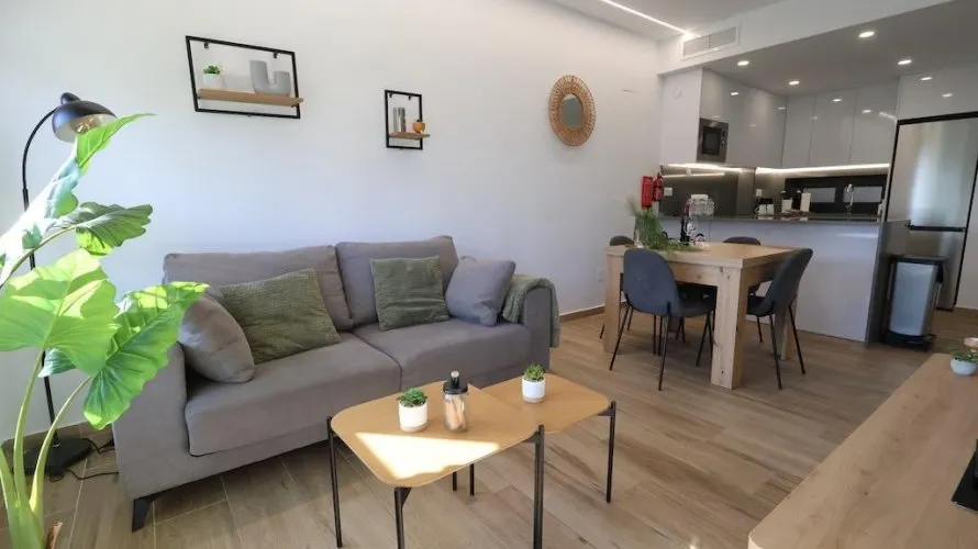 Apartment de 2 chambres à Alicante, Spain No. 852 № 1