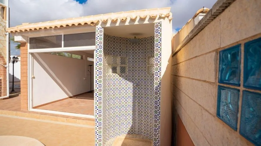 Villa de 4 chambres à Alicante, Spain No. 831 № 16