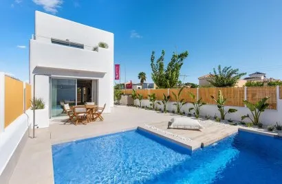 Villa de 3 chambres à Los Alcazares, Spain No. 827