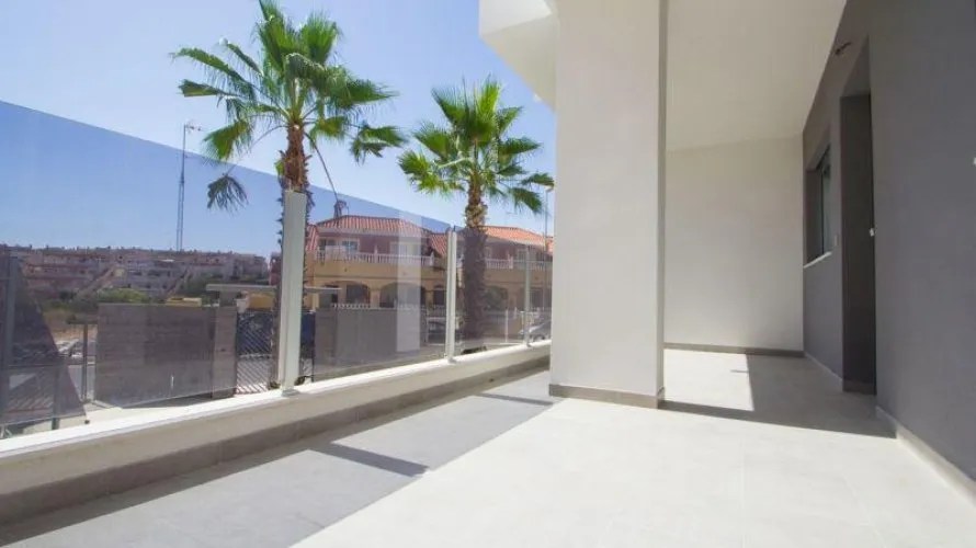Apartment de 2 chambres à Campoamor, Spain No. 272 № 12