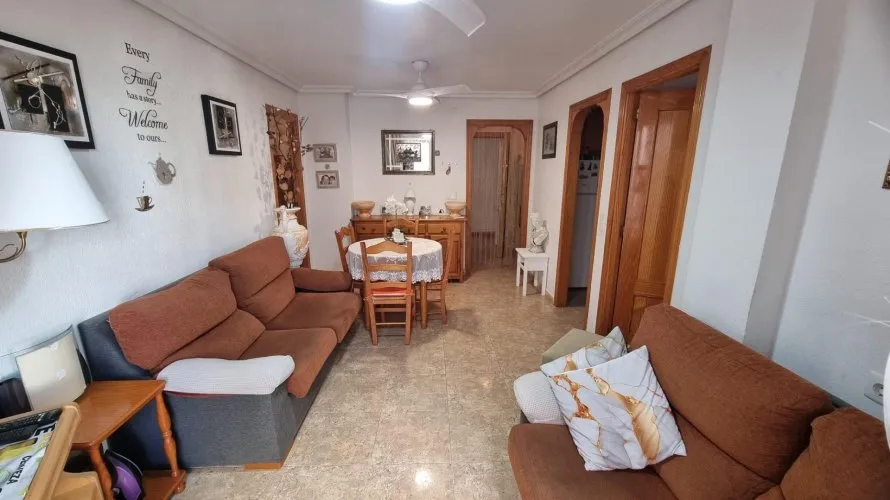 Apartment de 2 chambres à Torrevieja, Spain No. 2089