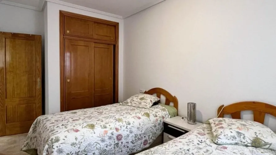 Apartment de 1 chambre à Torrevieja, Spain No. 2235 № 1