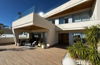 Villa de 4 chambres à Campoamor, Spain No. 1214