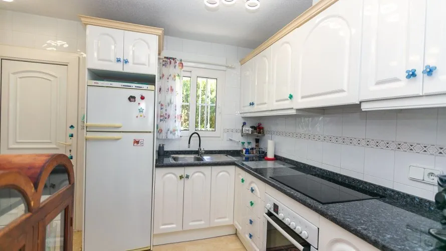 Villa de 194m² à Alicante, Spain No. 1360 № 17