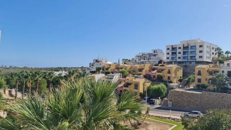 Villa de 124m² à Alicante, Spain No. 966 № 8
