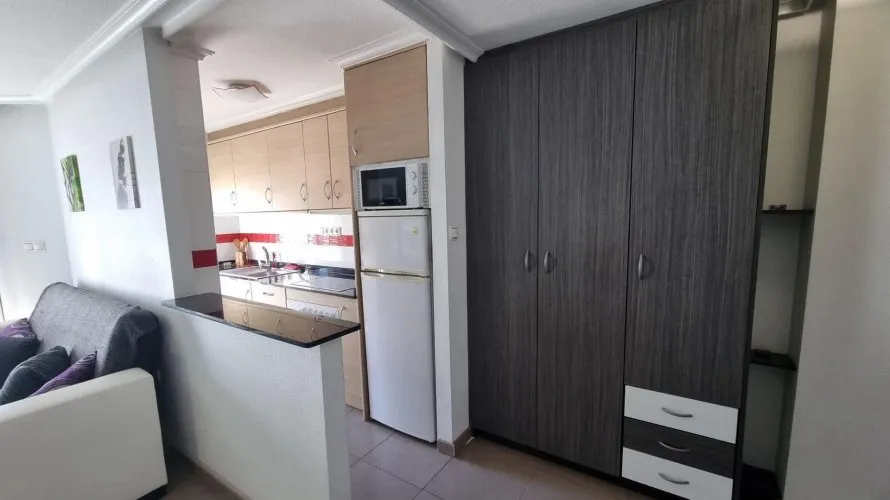 Apartment de 2 chambres à Torrevieja, Spain No. 2048 № 1