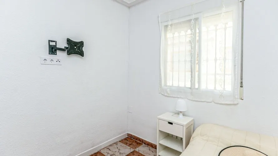 Apartment de 74m² à Playa Flamenca II, Spain No. 1083 № 16