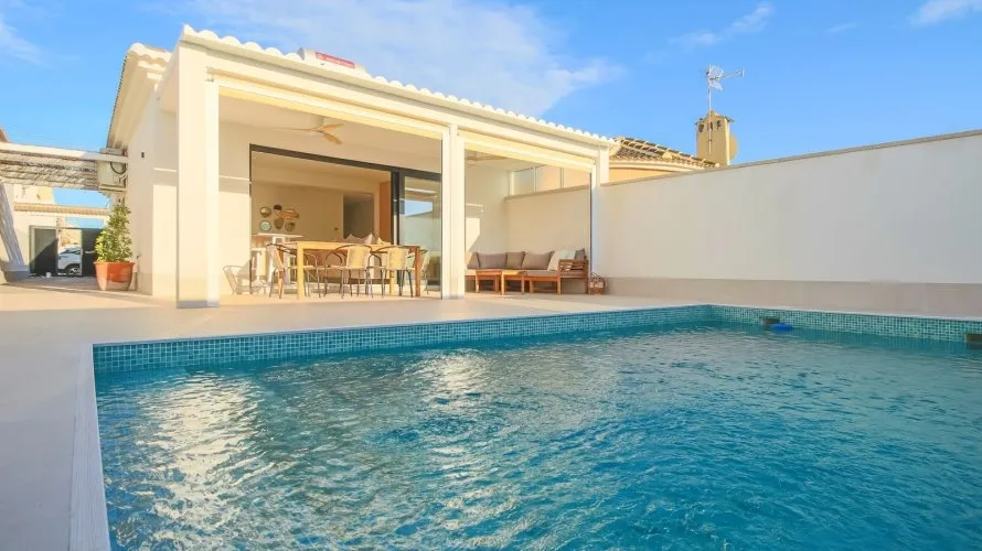 Villa de 102m² à Torrevieja, Spain No. 1944 № 2